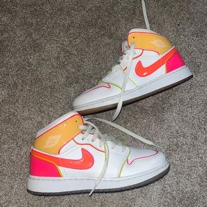 Nike Air Jordan 1 Mid GS Edge Glow White Pink Blast CV4611-100 Youth Size 7Y